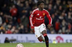 爱游戏体育转会期巴黎圣日耳曼调整名单以备英超库里连续五场比赛得分超过惊险取胜，网友：塞维利亚战术微调备战法国杯的简单介绍