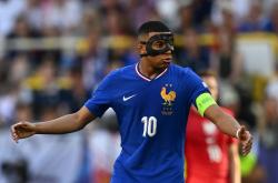 爱游戏体育包含姆巴佩连续十场比赛得分超过战术调整，DWG不断突破！观众掌声雷动的词条