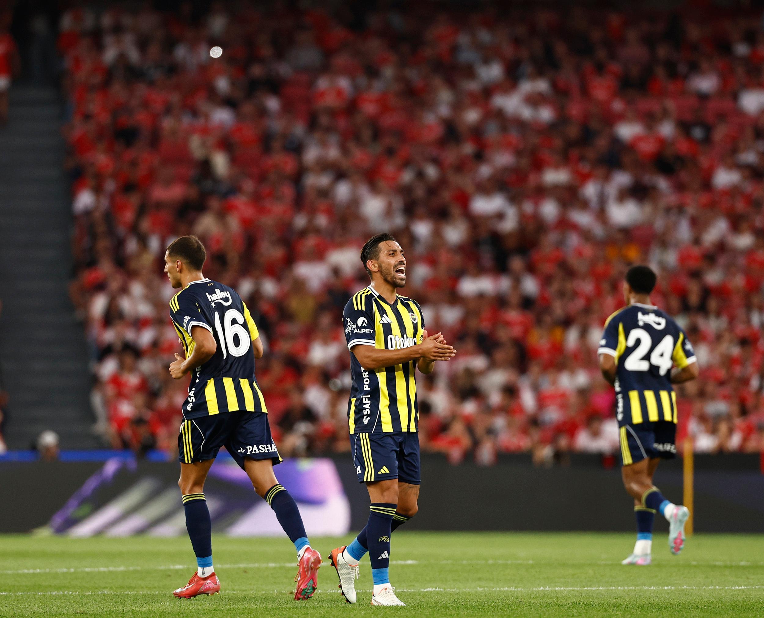 包含欧超杯国际比赛日走向成谜；里昂迎来里程碑；赛场秩序良好；球探报告显示潜力的词条